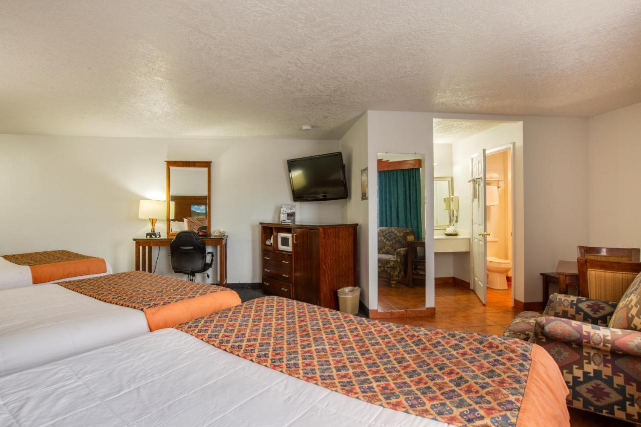 Sandia Peak Inn Old Town Abq, A Howard Johnson By Wyndham Albuquerque Exterior foto