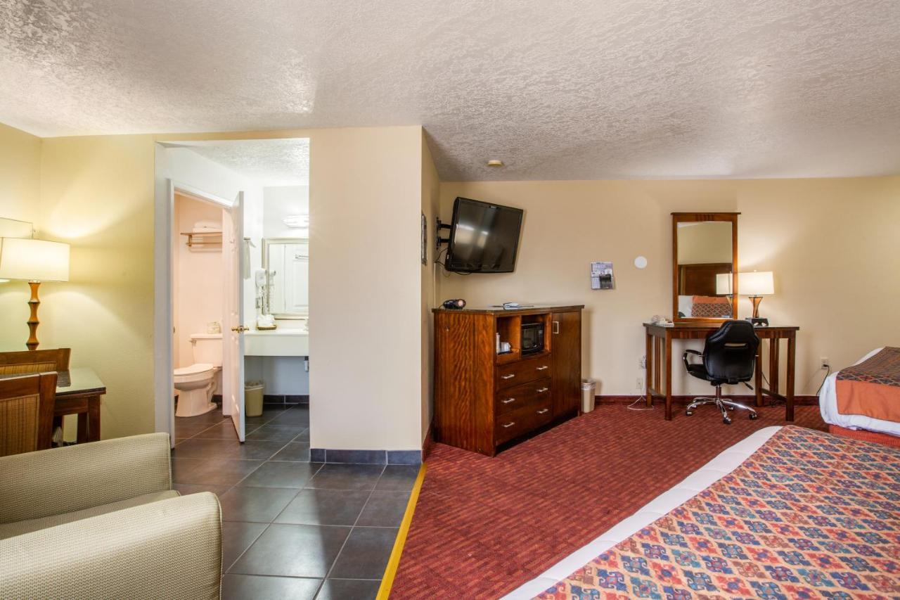 Sandia Peak Inn Old Town Abq, A Howard Johnson By Wyndham Albuquerque Exterior foto
