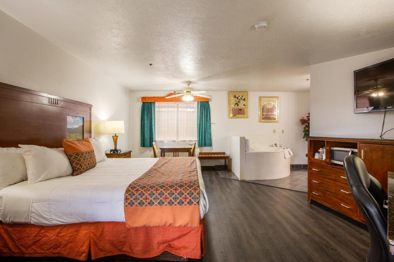 Sandia Peak Inn Old Town Abq, A Howard Johnson By Wyndham Albuquerque Exterior foto