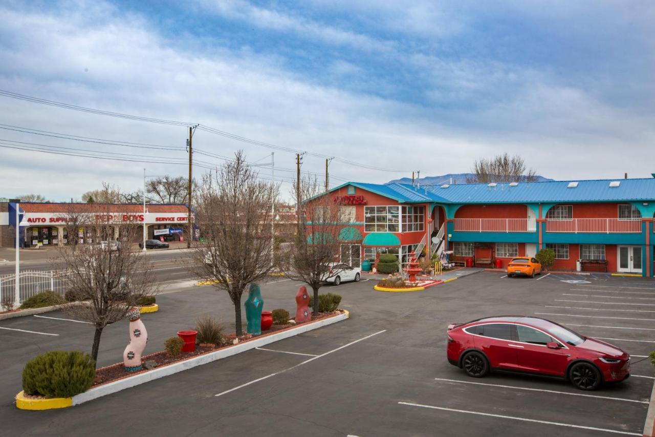 Sandia Peak Inn Old Town Abq, A Howard Johnson By Wyndham Albuquerque Exterior foto