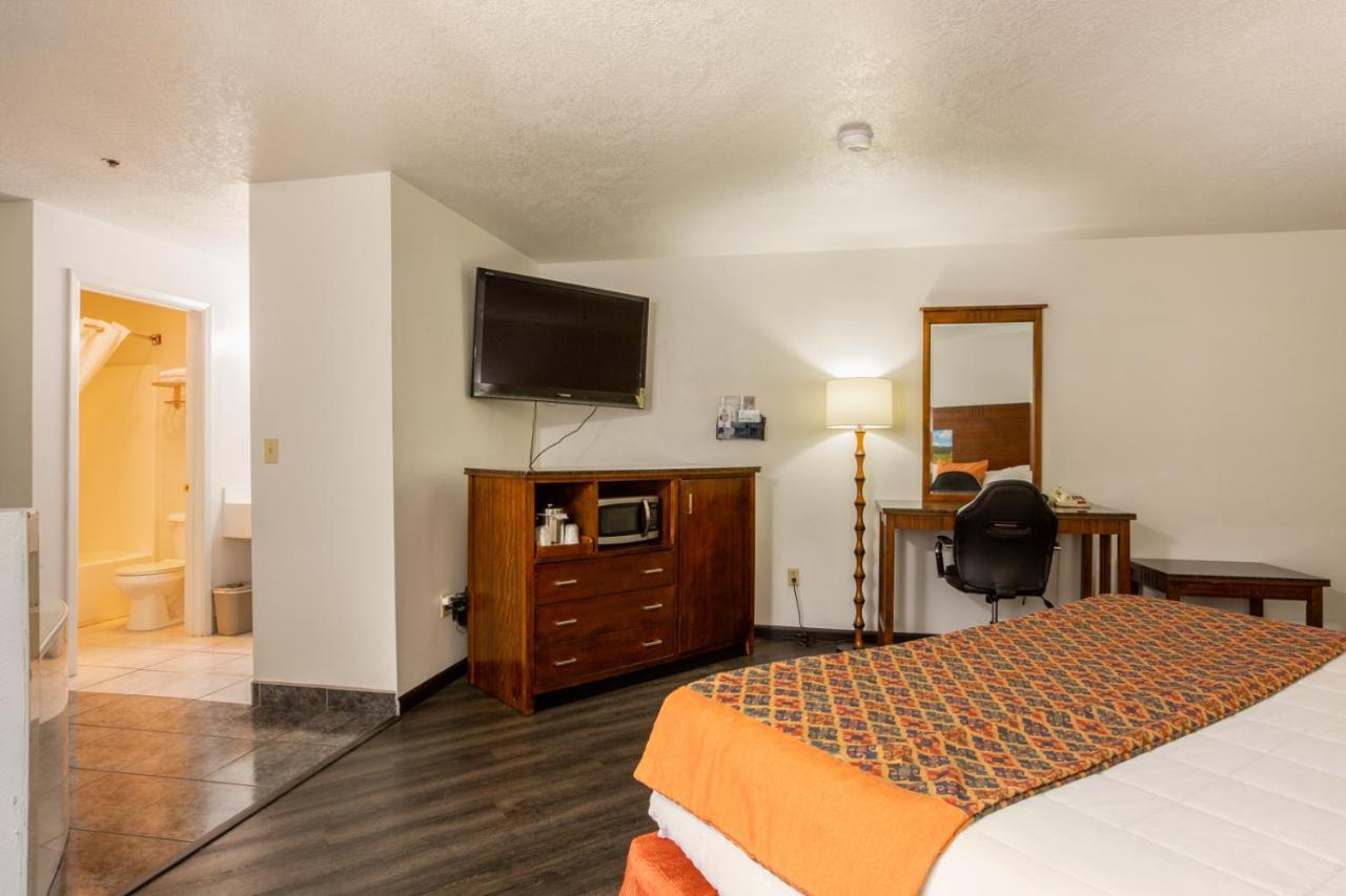 Sandia Peak Inn Old Town Abq, A Howard Johnson By Wyndham Albuquerque Exterior foto